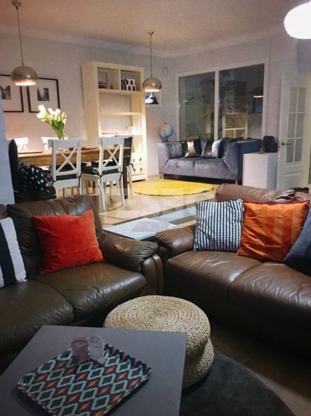 Lovely spacious townhouse for Summer rental.