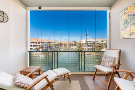 Bonito apartamento en 3ª planta orientado al sureste en la Jungla del Loro, con vistas a la Marina y muy cerca de los Clubes de Playa, Tenis y Marítimo