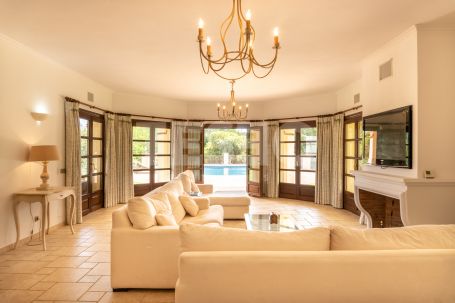 Lovely South Facing Villa for sale or rental in the C zone of Sotogrande Alto.