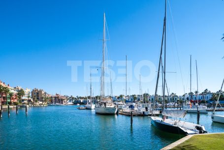 Stunning apartmen for sale in the marina of Sotogrande
