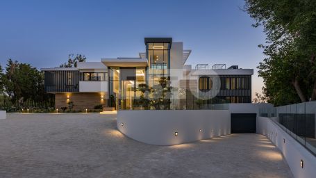 Casa La Colina: Villa en venta con fantásticas vistas al mar y en una excelente ubicación.