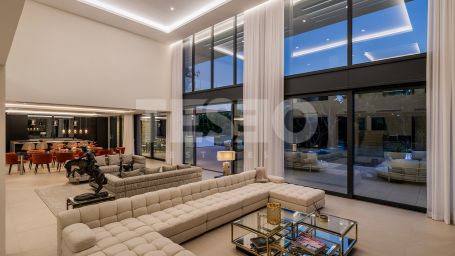 Casa La Colina: Villa en venta con fantásticas vistas al mar y en una excelente ubicación.