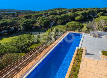 Contemporary Villa for sale with Almenara Golf Views and in a Closed Community next tothe new hotel SO Sotogrande