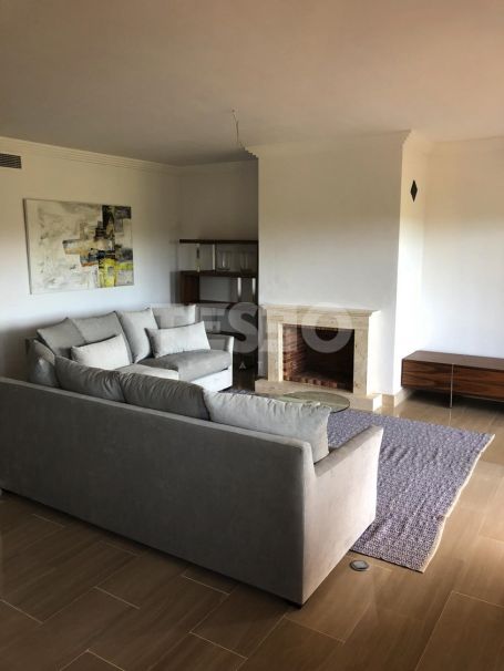 APARTMENT OVERLOOKING ALMENARA GOLF COURSE FOR SALE