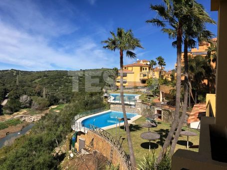 APARTMENT OVERLOOKING ALMENARA GOLF COURSE FOR SALE