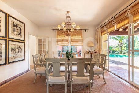Charming Andaluz style villa in excellent condition located in Sotogrande Costa