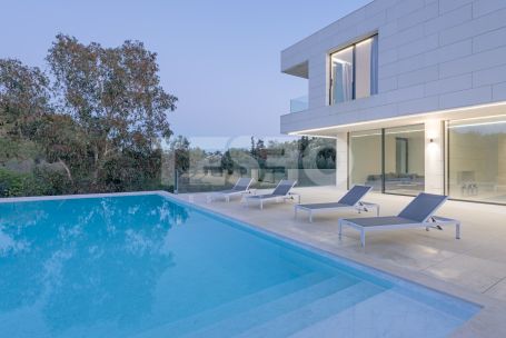 Fabulous Contemporary Style villa next to Valderrama Golf Course and facing a green protected zone.