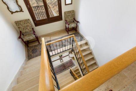 PIEDRA ORIGINAL: A stunning villa with majestic views over Almenara golf course to the sea and the mountains.