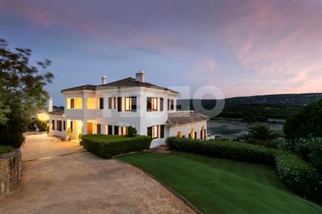 PIEDRA ORIGINAL: A stunning villa with majestic views over Almenara golf course to the sea and the mountains.
