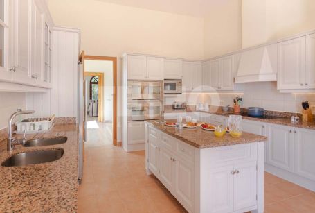 PIEDRA ORIGINAL: A stunning villa with majestic views over Almenara golf course to the sea and the mountains.