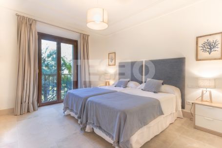 Spacious and bright apartment conveniently decprated in the exclusive complex of Valgrande at Sotogrande