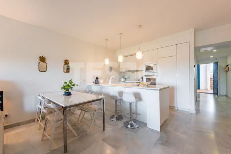 Exklusive 3-Zimmer-Wohnung in El Polo de Sotogrande, Sotogrande Costa