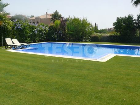 Semidetached for sale in the exclusive complex of Sotogolf