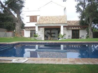 Villa for long term rent in Zona B, Sotogrande Costa