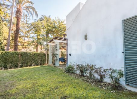 Spacious Semidetached with arab style just 100 meters away fron the Beach