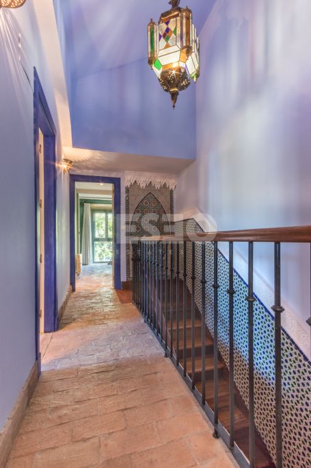 Spacious Semidetached with arab style just 100 meters away fron the Beach