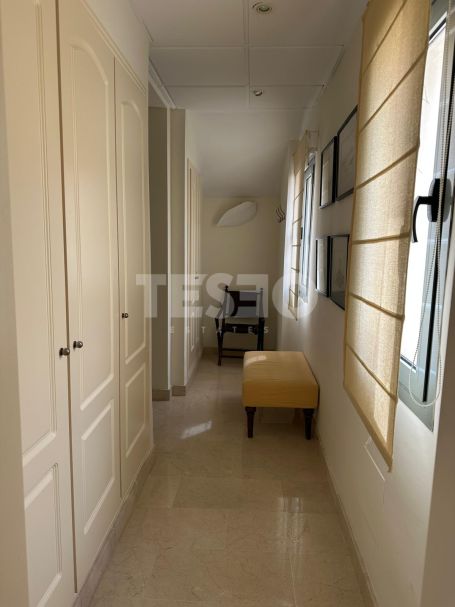Beautiful duplex apartment with marina views and a private terrace in Sotogrande Marina for rent