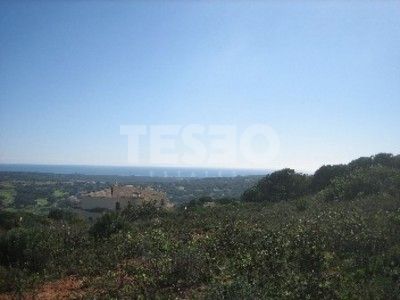 Large plot with beautiful sea views in a quite Cul du Sac
