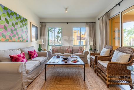 Bonito apartamento en Isla del Pez Volador, Marina de Sotogrande a 100 metros de la playa
