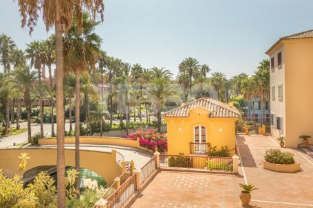Bonito apartamento en Isla del Pez Volador, Marina de Sotogrande a 100 metros de la playa