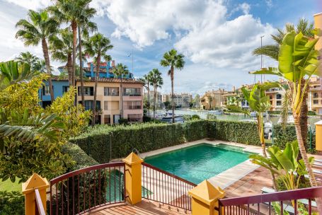 Bonito apartamento en Isla del Pez Volador, Marina de Sotogrande a 100 metros de la playa