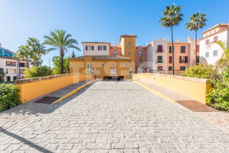 Bonito apartamento en Isla del Pez Volador, Marina de Sotogrande a 100 metros de la playa