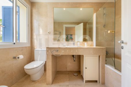 Bonito apartamento en Isla del Pez Volador, Marina de Sotogrande a 100 metros de la playa