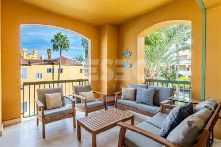 Bonito apartamento en Isla del Pez Volador, Marina de Sotogrande a 100 metros de la playa