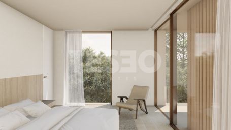 Unique building plot located in a quiet and consolidated area of Sotogrande Alto, with an exclusive contemporary proyect with licence