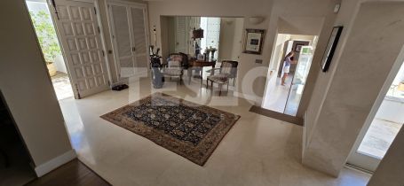 Exclusiva villa de lujo en Kings &amp; Queens, Sotogrande Costa, con vistas al mar