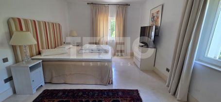 Exclusiva villa de lujo en Kings &amp; Queens, Sotogrande Costa, con vistas al mar