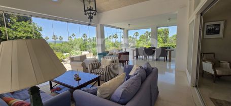Exclusiva villa de lujo en Kings &amp; Queens, Sotogrande Costa, con vistas al mar