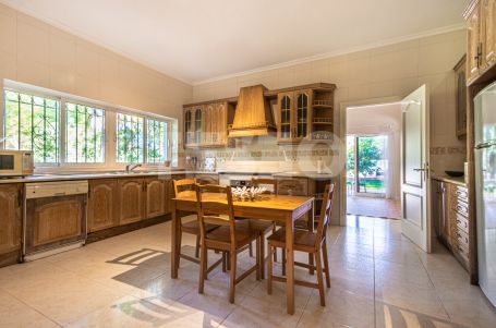 Villa in quite area of C zone in Sotogrande Alto