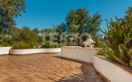 Villa in quite area of C zone in Sotogrande Alto