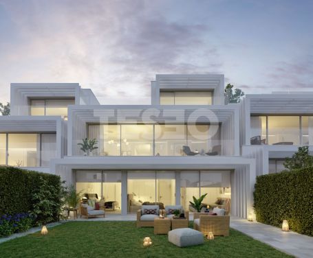 La Finca is a residential complex of 176 luxury homes on the first line of the La Cañada Golf Club course. Designed by Rafael de la Hoz