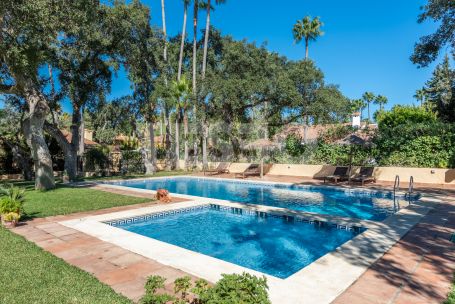 Exklusive Villa mit fünf Schlafzimmern in Triana, Sotogrande Alto