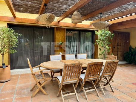 Exklusive Villa mit fünf Schlafzimmern in Triana, Sotogrande Alto