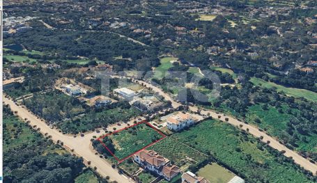 Exclusiva Parcela en Zona L, La Reserva, Sotogrande, Cádiz, con Vistas Panorámicas y Seguridad 24h