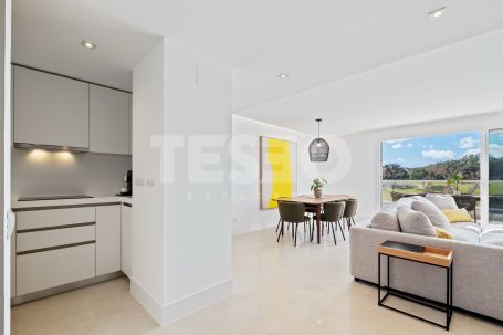 Exclusive duplex penthouse in Emerald Greens, San Roque Club.