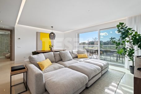 Exclusive duplex penthouse in Emerald Greens, San Roque Club.