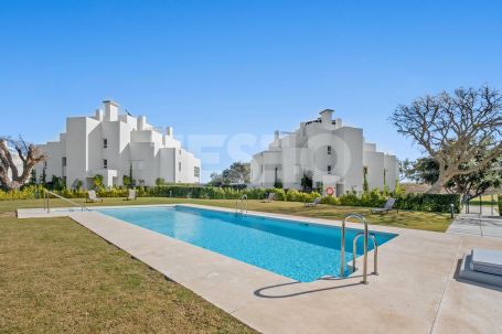 Exclusive duplex penthouse in Emerald Greens, San Roque Club.