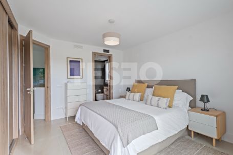 Exclusive duplex penthouse in Emerald Greens, San Roque Club.