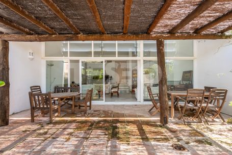 Elegant Townhouse on Second Line Beach – Los Lacasitos