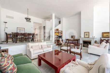 Elegant Townhouse on Second Line Beach – Los Lacasitos