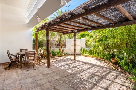 Elegant Townhouse on Second Line Beach – Los Lacasitos