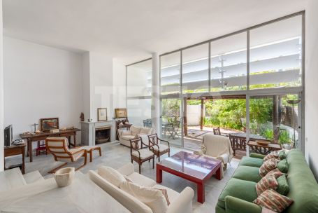 Elegant Townhouse on Second Line Beach – Los Lacasitos