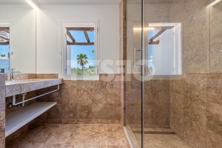 Elegant Townhouse on Second Line Beach – Los Lacasitos