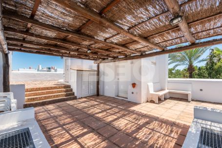 Elegant Townhouse on Second Line Beach – Los Lacasitos