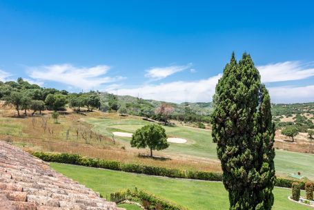 Elegantes, vollständig renoviertes Reihenhaus in Los Cármenes de Almenara, Sotogrande Alto