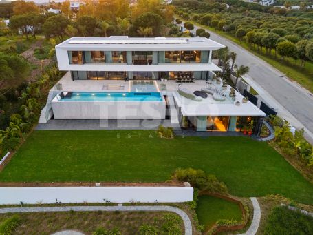 ALDEBARAN, AUSSERGEWÖHNLICHE zeitgenössische Villa mit Panoramablick in La Reserva, Sotogrande